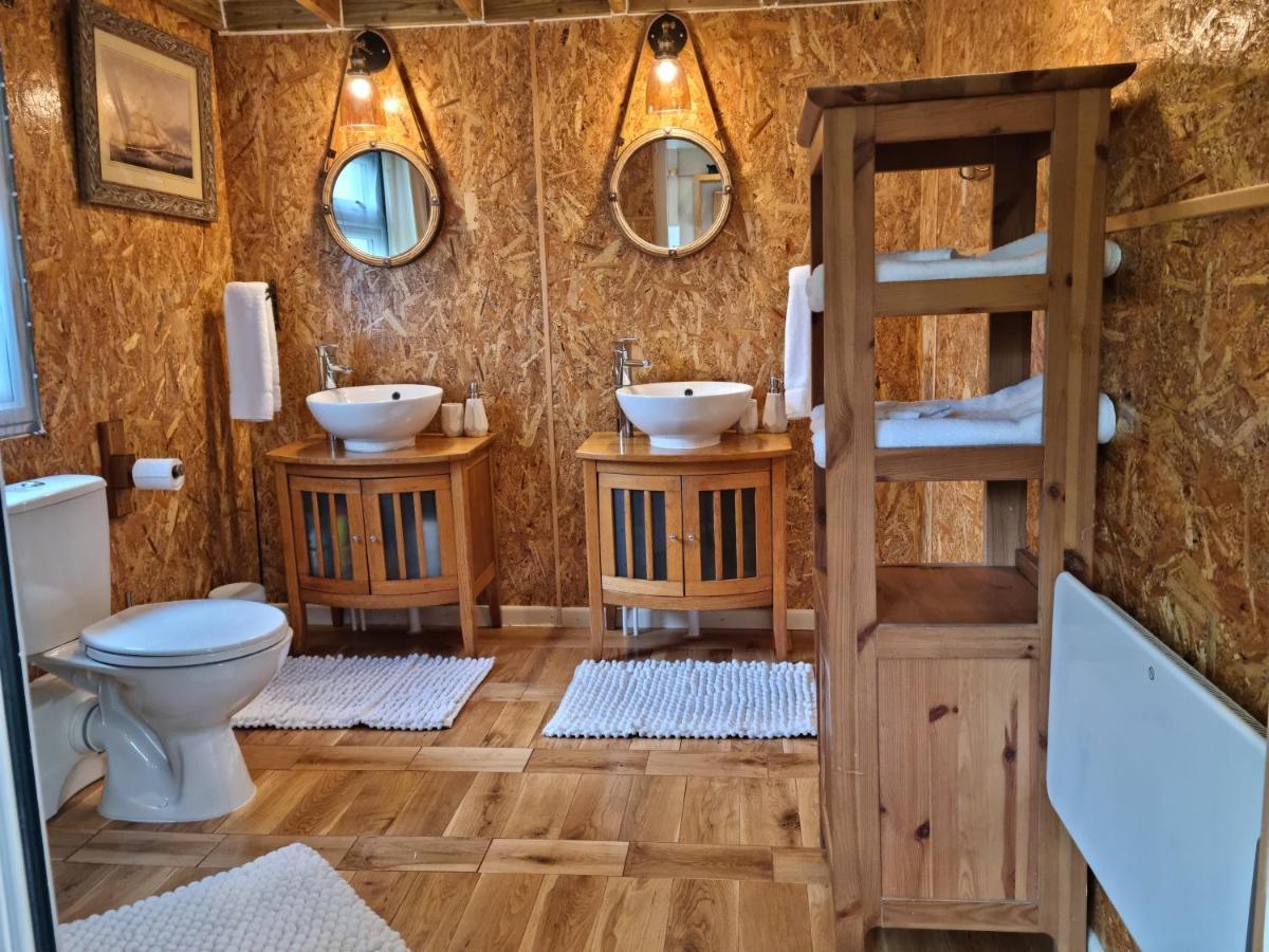 Riverside Cabin At Pen-Y-Bont Mill Hotel Oswestry Buitenkant foto