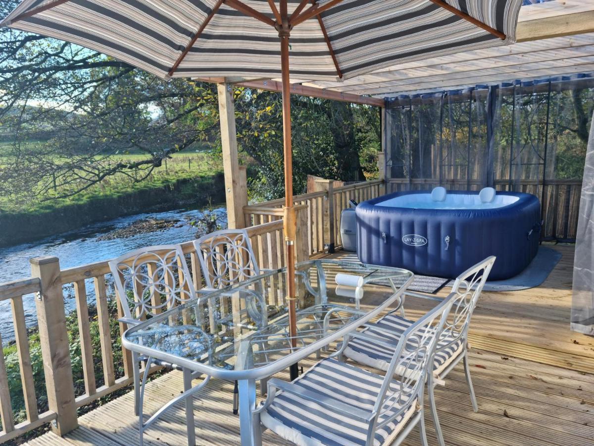 Riverside Cabin At Pen-Y-Bont Mill Hotel Oswestry Buitenkant foto