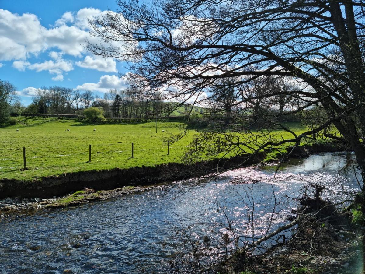 Riverside Cabin At Pen-Y-Bont Mill Hotel Oswestry Buitenkant foto