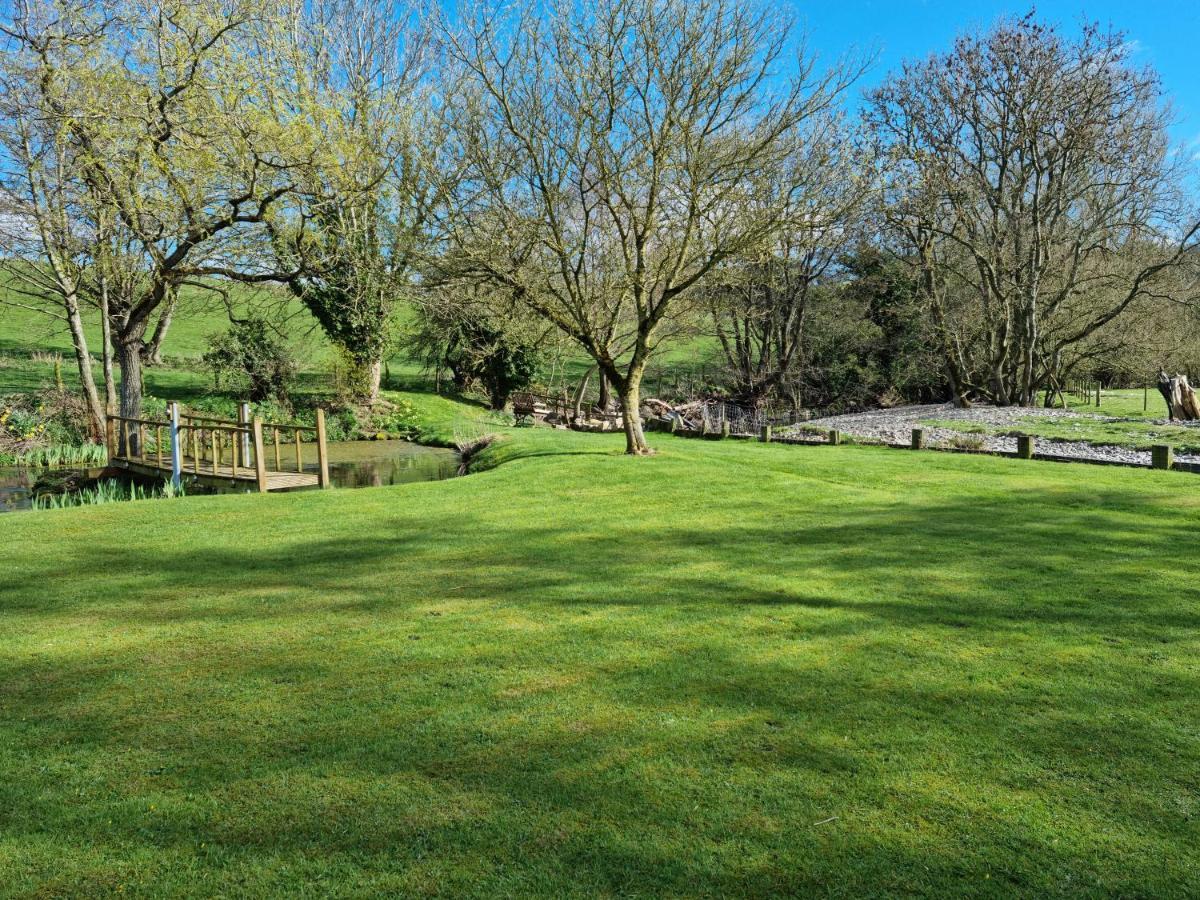 Riverside Cabin At Pen-Y-Bont Mill Hotel Oswestry Buitenkant foto