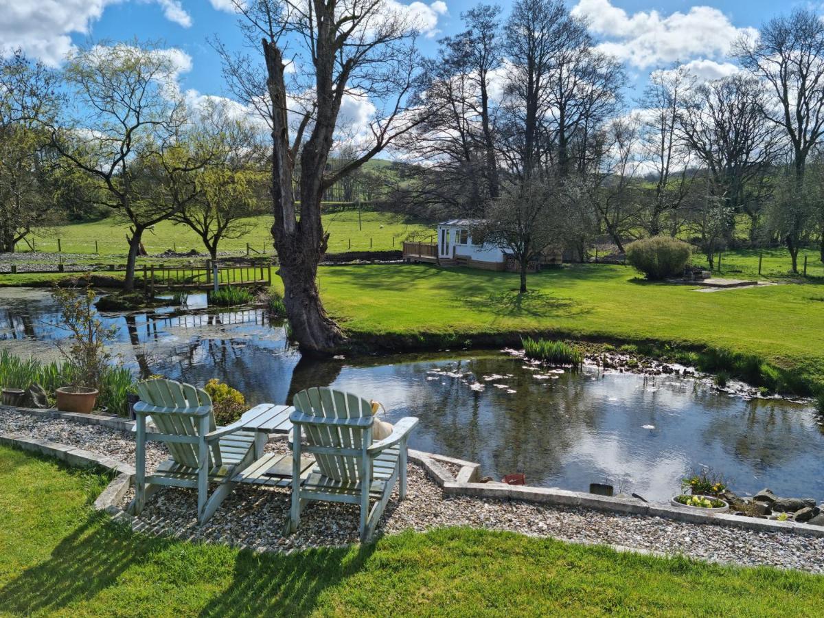 Riverside Cabin At Pen-Y-Bont Mill Hotel Oswestry Buitenkant foto
