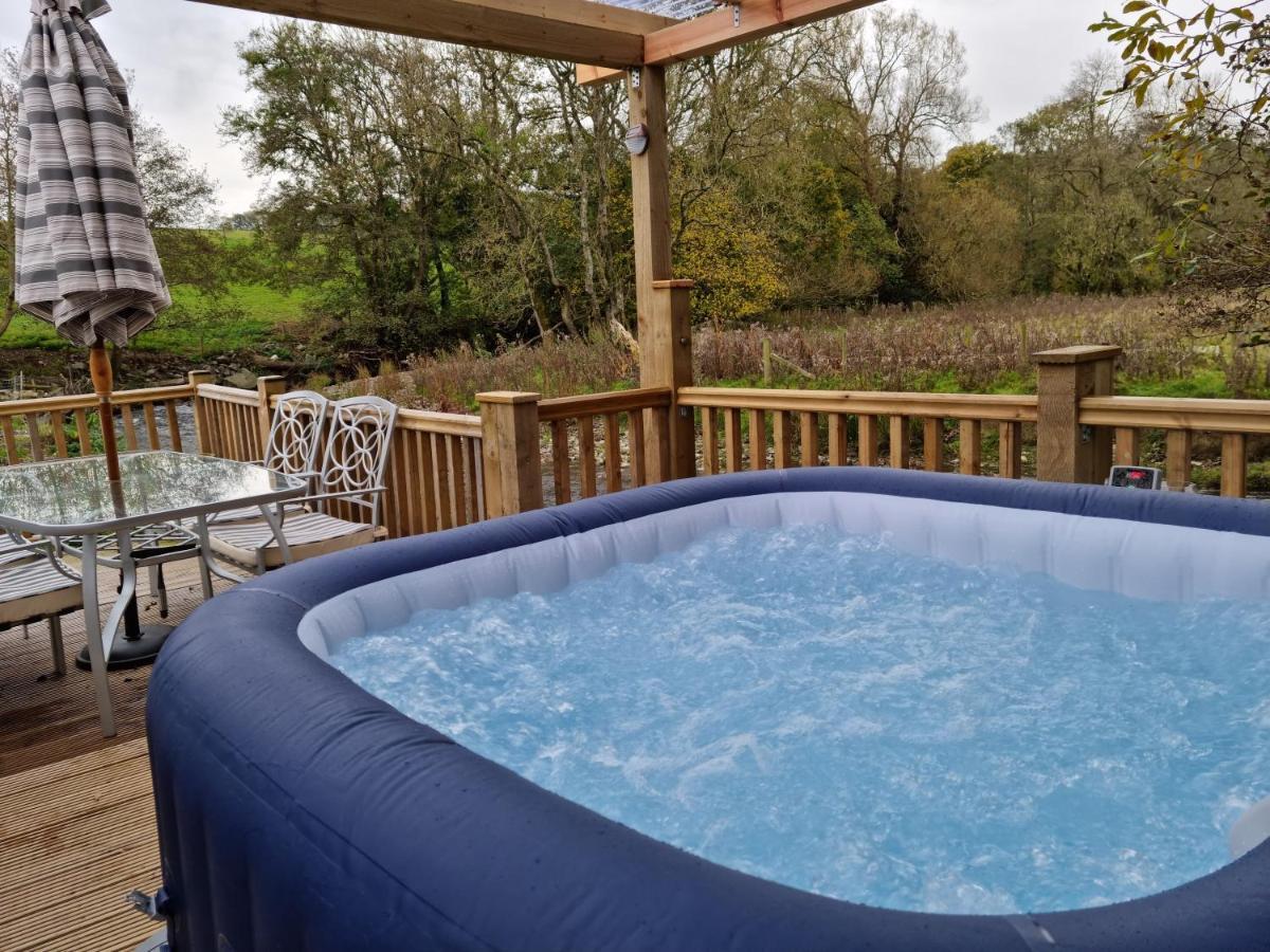 Riverside Cabin At Pen-Y-Bont Mill Hotel Oswestry Buitenkant foto